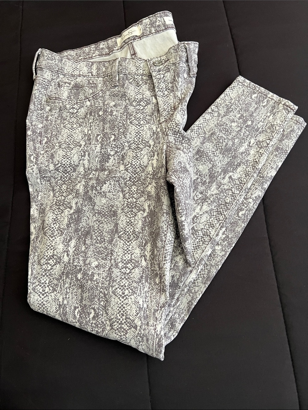 Jessica Simpson Gray Snake-Print Skinny Jeans